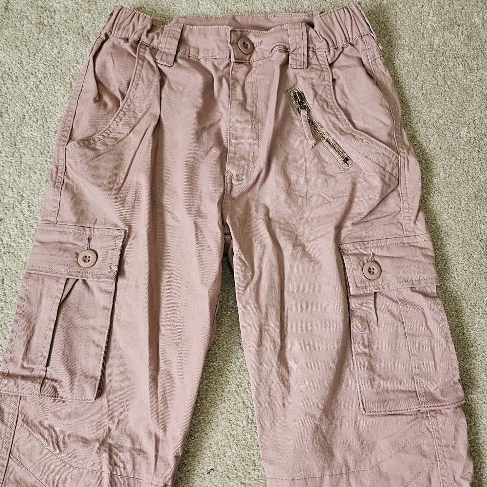 NWOT Mauve Utility Cargo Pants – Size 2